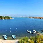 Appartement In With Sea View, Terrace, Air Conditioning, Wi-fi Nin