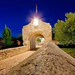 In With Sea View, Terrace, Air Conditioning, Wi-fi Appartement Nin