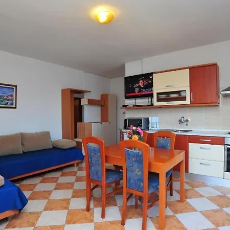 Apartment In With Sea View, Terrace, Air Conditioning, Wi-fi *