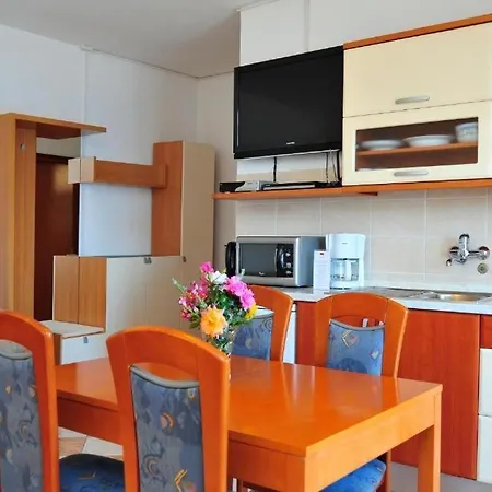 In With Sea View, Terrace, Air Conditioning, Wi-fi نين