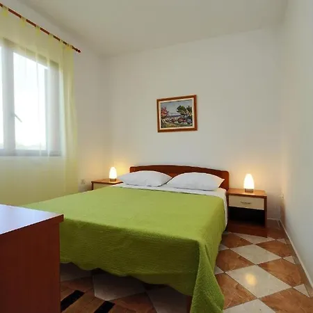 Apartment In With Sea View, Terrace, Air Conditioning, Wi-fi *