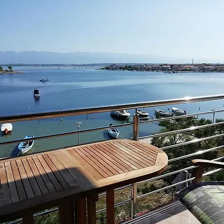 In With Sea View, Terrace, Air Conditioning, Wi-fi * Nin
