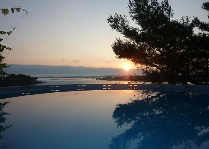 In With Sea View, Terrace, Air Conditioning, Wi-fi Apartman