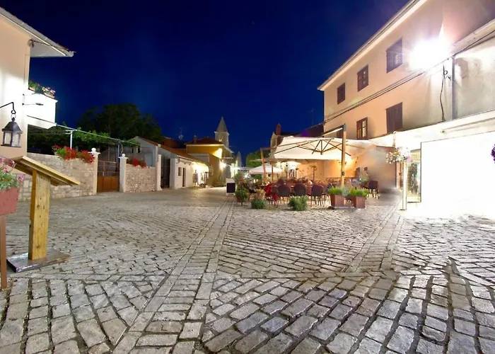 In With Sea View, Terrace, Air Conditioning, Wi-fi Apartman Nin