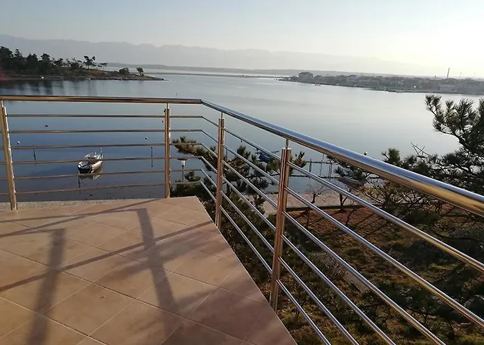 In With Sea View, Terrace, Air Conditioning, Wi-fi Apartman *